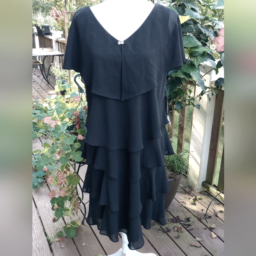 NEW BLACK TIERED FLUTTER SLEEVE DRESS SZ 16